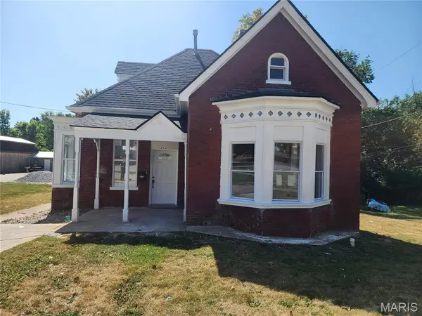216 E Walton Street, Warrenton, MO 63383