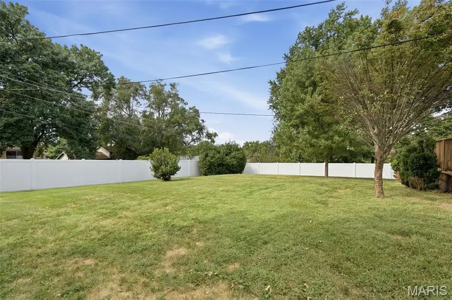 11540 Burgess Avenue, Bridgeton, MO 63044 - #2