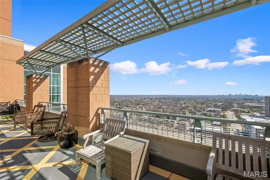 8025 Maryland Avenue #17C, Clayton, MO 63105 - #2