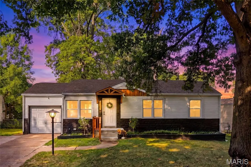 10501 Hoyt Drive, Saint Louis, MO 63137 - #1