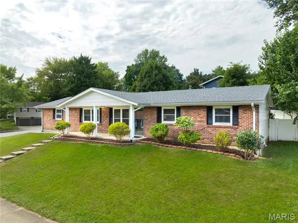 3025 Sherwood Lane, St Charles, MO 63301