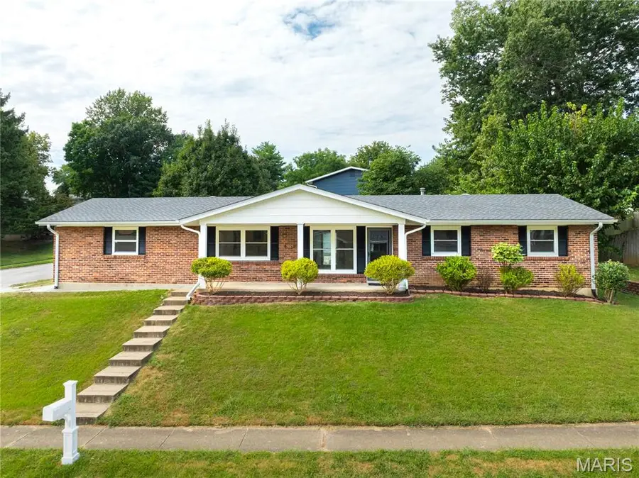 3025 Sherwood Lane, Saint Charles, MO 63301 - #2