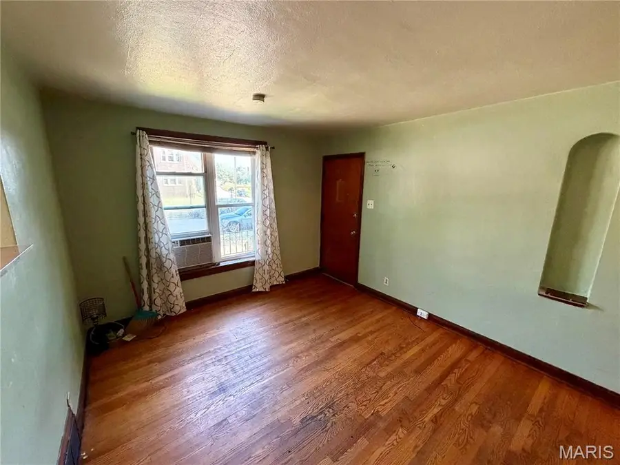 4928 Winona Avenue, Saint Louis, MO 63109 - #3