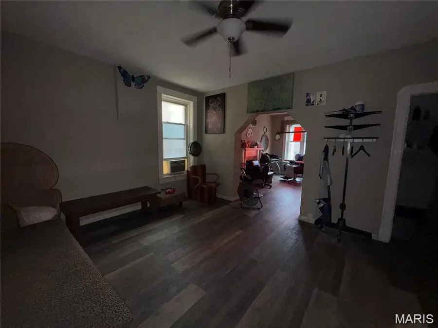 5507 Virginia Avenue, Saint Louis, MO 63111 - #2