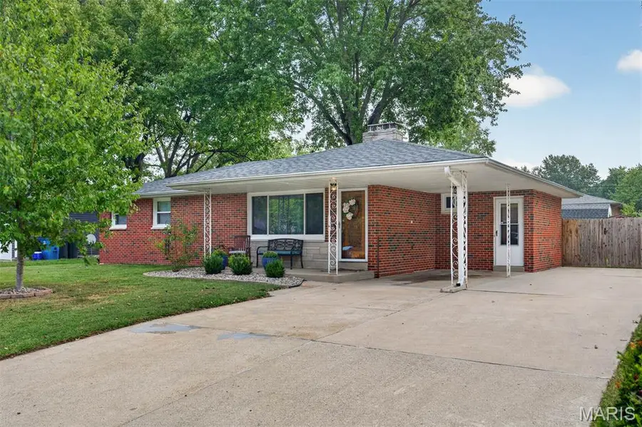 1505 Paradise Drive, Highland, IL 62249 - #2