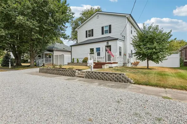 1320 N Monroe Street, Litchfield, IL 62056