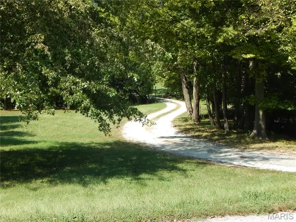 1475 Uthoff Drive, Fenton, MO 63026