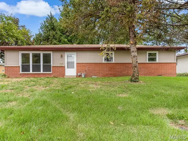 17 Neptune Drive, Belleville, IL 62226