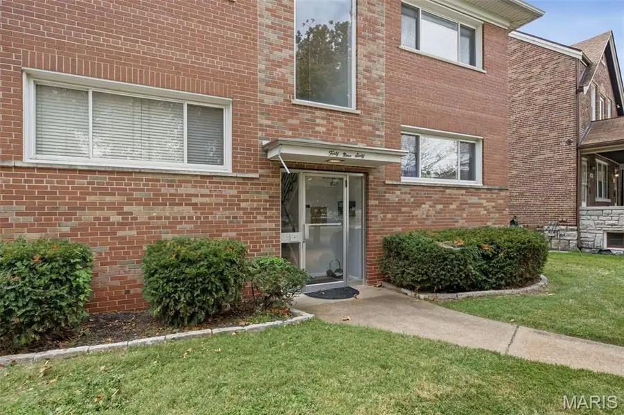 4960 Oleatha Avenue, Saint Louis, MO 63139 - #3