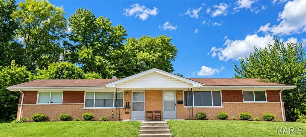 417-419 S Cadillac Drive, Saint Charles, MO 63301 - #1