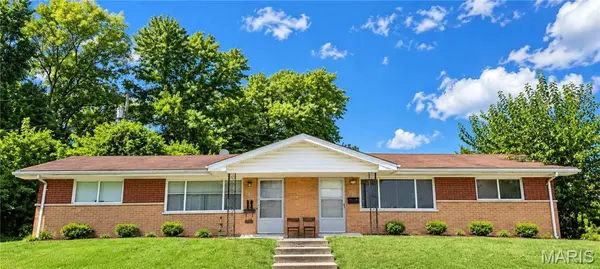 417-419 S Cadillac Drive, St Charles, MO 63301