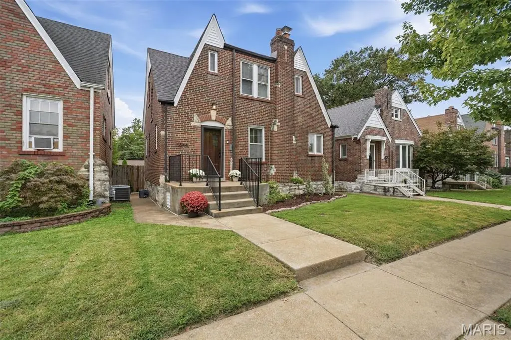 5644 Eichelberger Street, Saint Louis, MO 63109 - #1