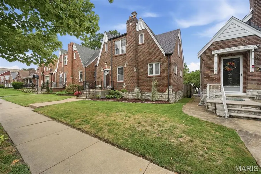 5644 Eichelberger Street, Saint Louis, MO 63109 - #3