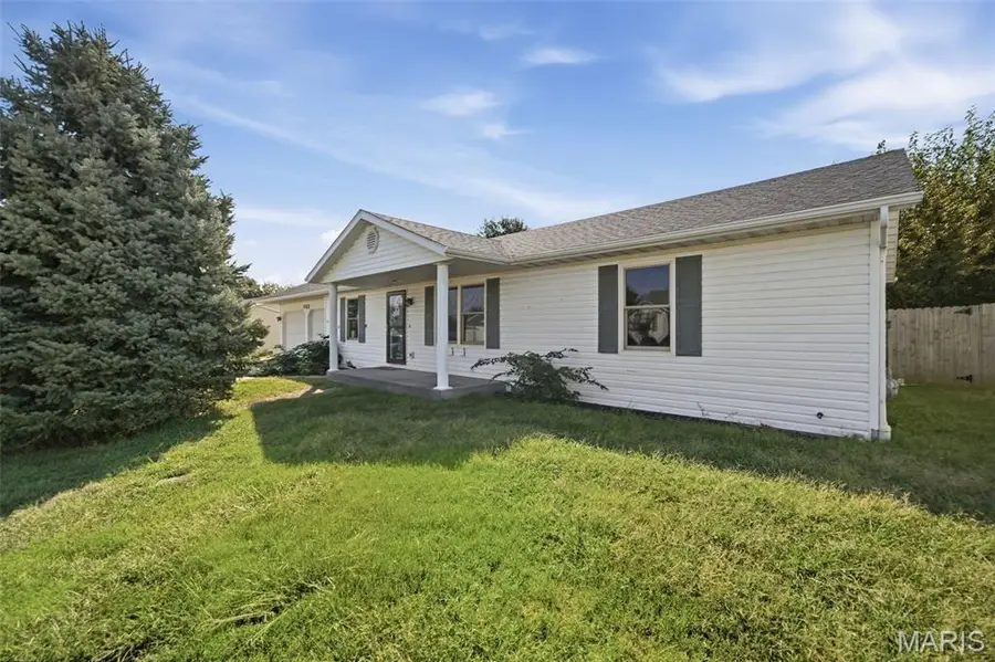 132 E Harrisonville Drive, Valmeyer, IL 62295 - #2