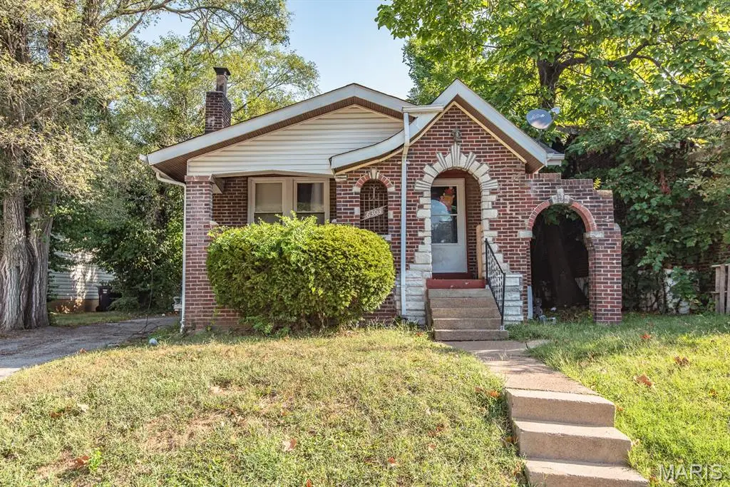 6303 Dardanella Avenue, Saint Louis, MO 63121 - #1