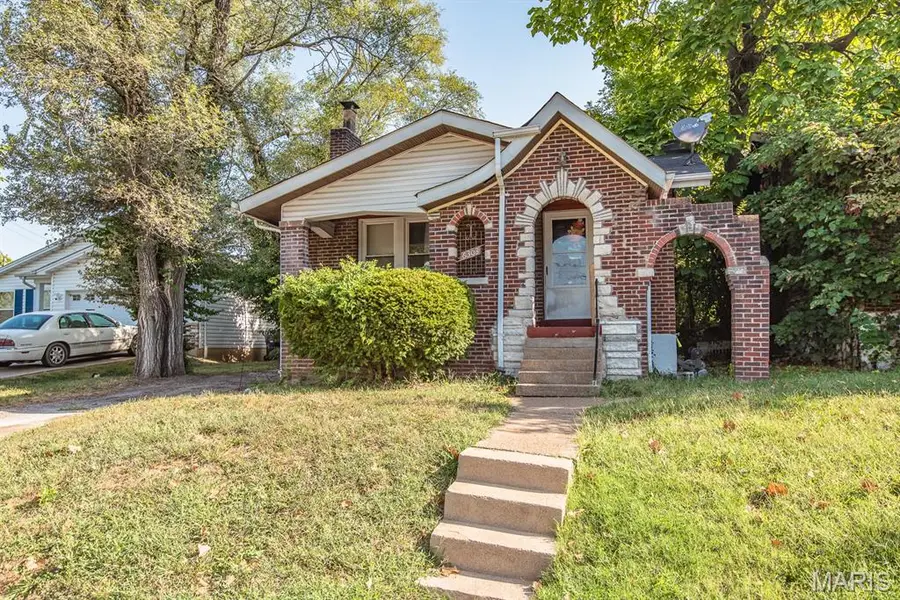 6303 Dardanella Avenue, Saint Louis, MO 63121 - #2