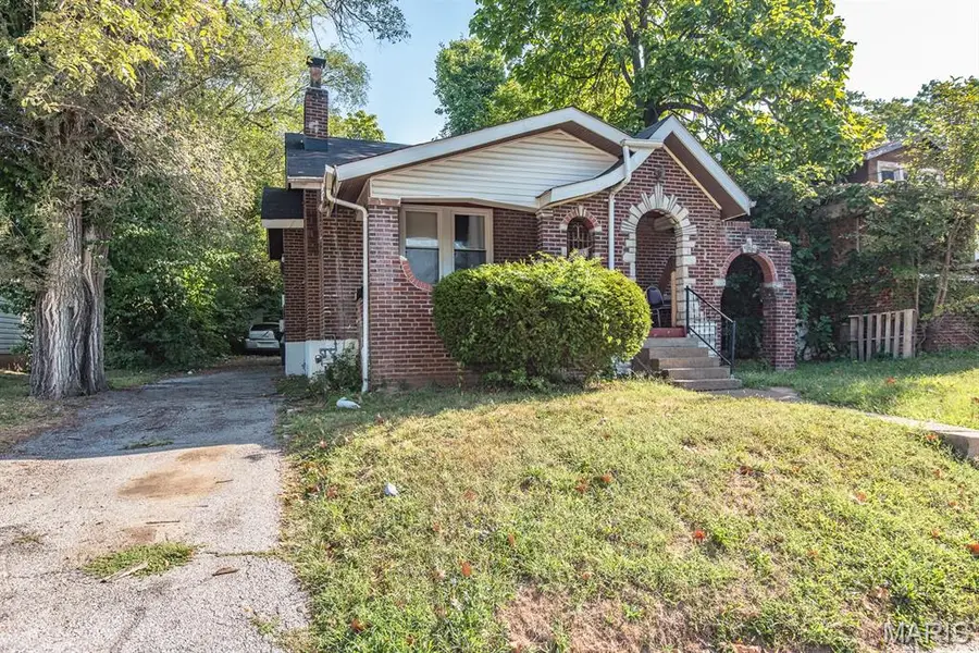 6303 Dardanella Avenue, Saint Louis, MO 63121 - #3