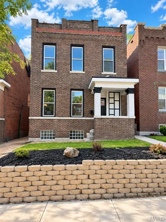 3467 Giles Avenue, St Louis, MO 63116