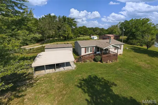 1433 Elkville Blacktop, Elkville, IL 62932