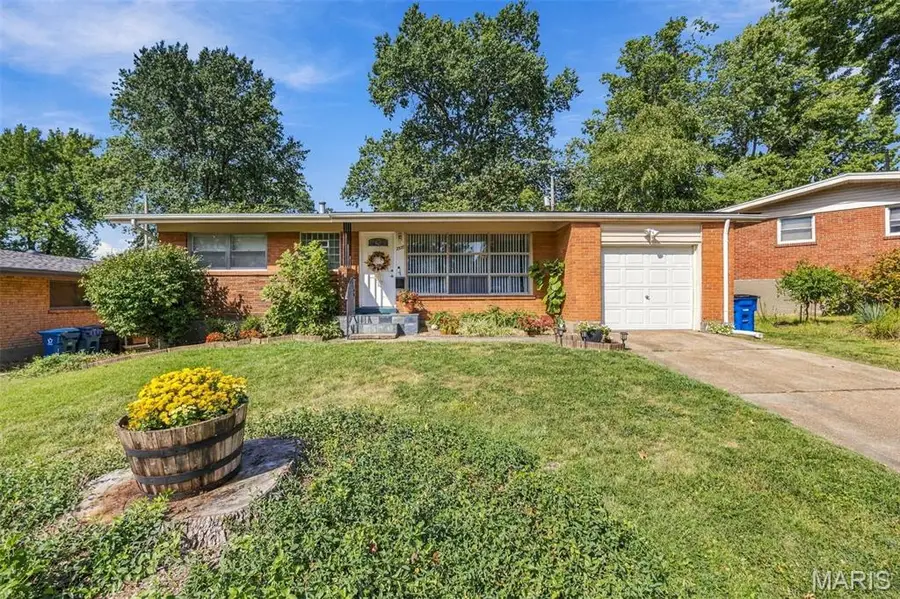 2327 Kenosho Avenue, Saint Louis, MO 63114 - #3