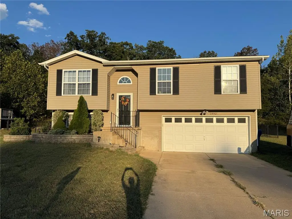 1552 St. Charles Dr, Hillsboro, MO 63050 - #1