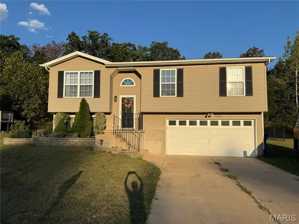 1552 St. Charles Dr, Hillsboro, MO 63050