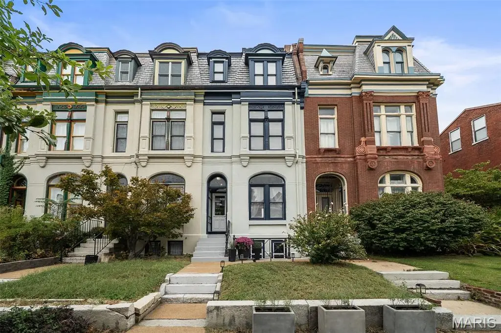 2745 Russell Boulevard, Saint Louis, MO 63104 - #1