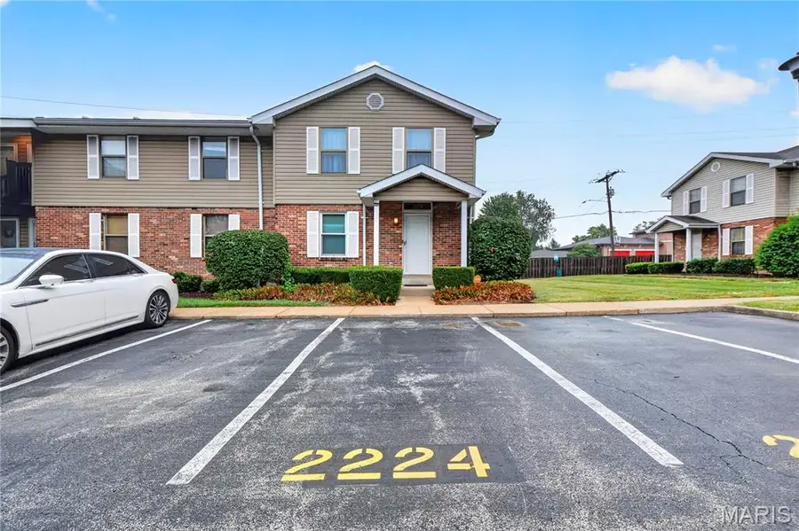 2224 New Sun Drive, Florissant, MO 63031 - #2
