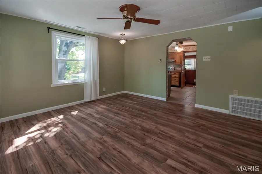9500 Theodosia Avenue, Overland, MO 63114 - #2