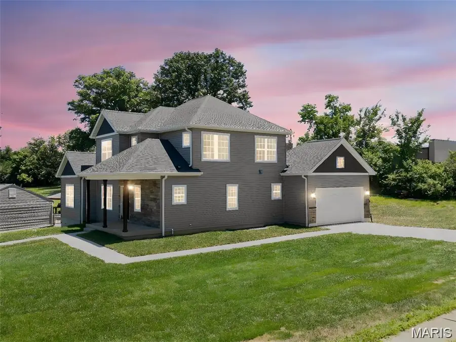 106 Highview Drive, Ballwin, MO 63011 - #3