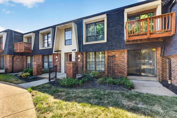 1143 Appleseed Lane #D, Olivette, MO 63132