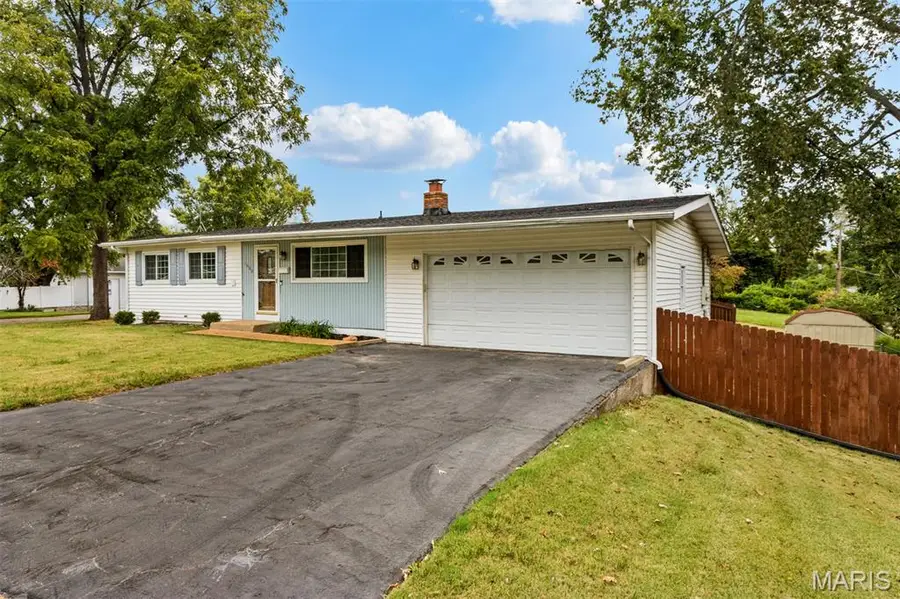 1060 Loveland Drive, Florissant, MO 63031 - #3