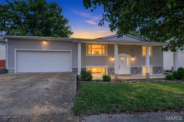 716 Wild Walnut Lane, Ballwin, MO 63021