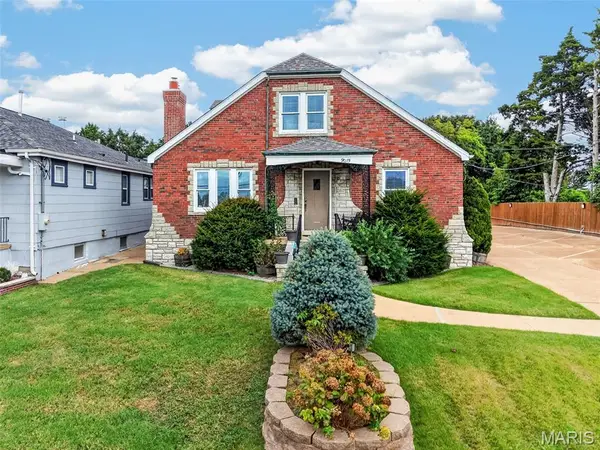 9015 Gravois Road, Affton, MO 63123