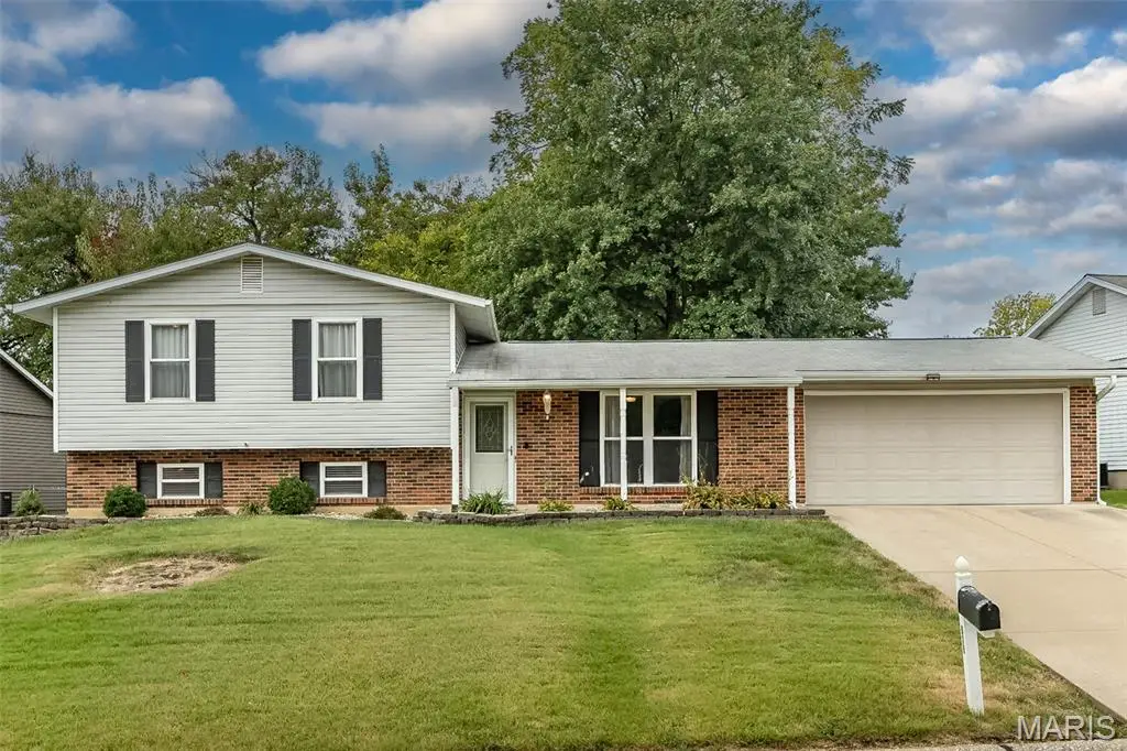 615 Country Lake Drive, Saint Peters, MO 63376 - #1