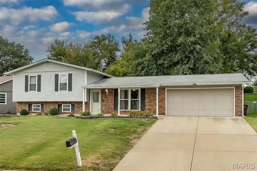 615 Country Lake Drive, Saint Peters, MO 63376 - #2