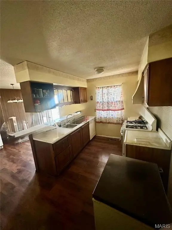 2084 Carefree Lane, Florissant, MO 63033 - #3
