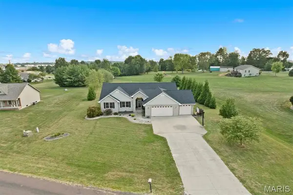 20 Glory Drive, Highland, IL 62249