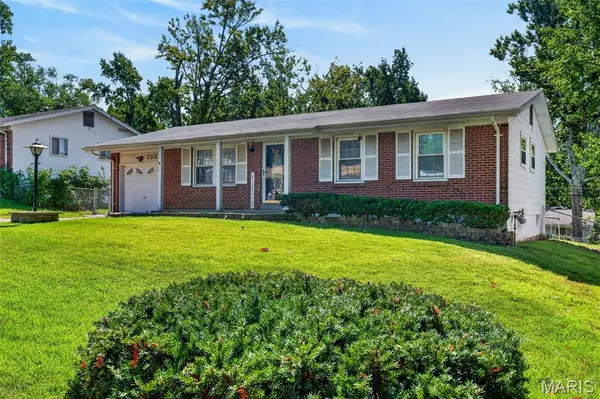 1526 St Ives, Dellwood, MO 63136