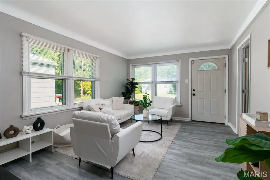 609 Belmont Place, Saint Louis, MO 63135 - #3
