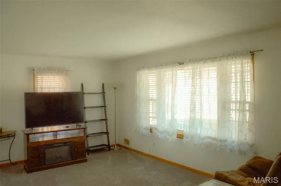 1513 Stadium Boulevard, Jefferson City, MO 65109 - #3