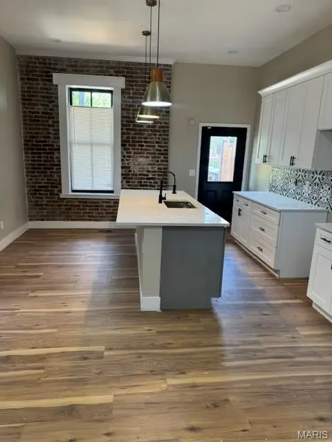 2400 S 11th Street, Saint Louis, MO 63104 - #2