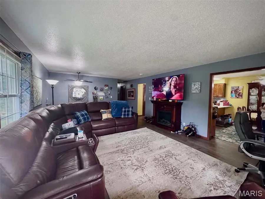 3307 Highway Mm, Hannibal, MO 63401 - #3