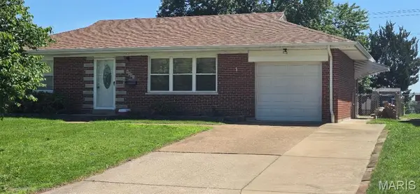 8446 Hampstead Drive, Affton, MO 63123
