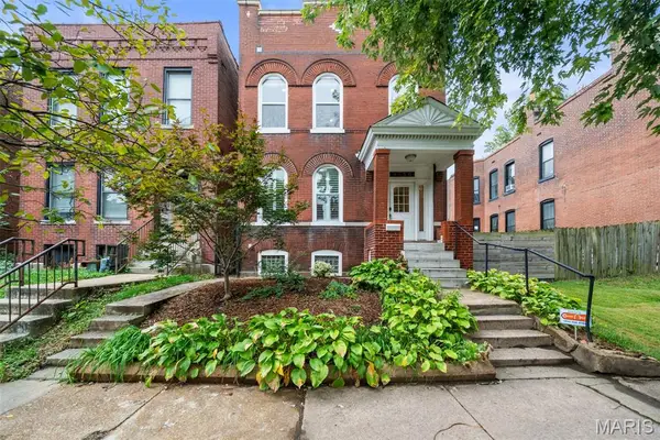 4550 Oakland Avenue, St Louis, MO 63110
