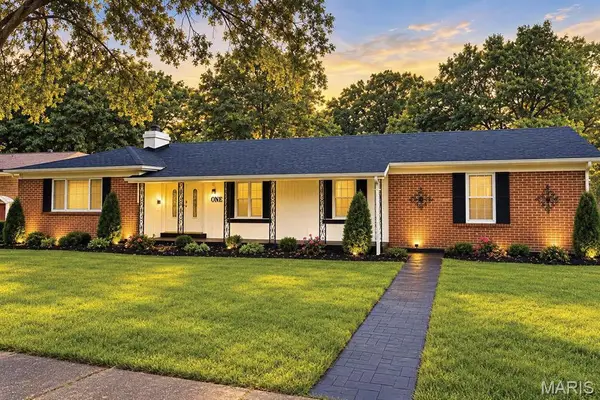 1 Crookham Court, Florissant, MO 63033