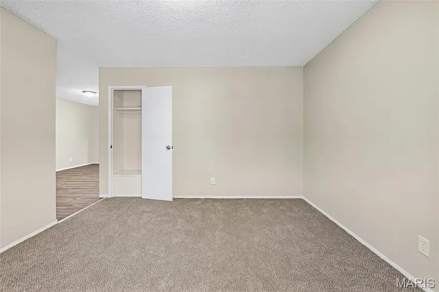 6766 Lesli Mari Court, Florissant, MO 63033 - #3