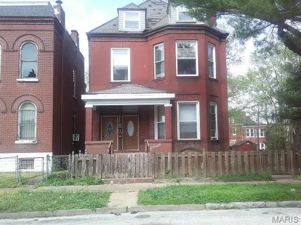3237 Barrett Street, St Louis, MO 63107