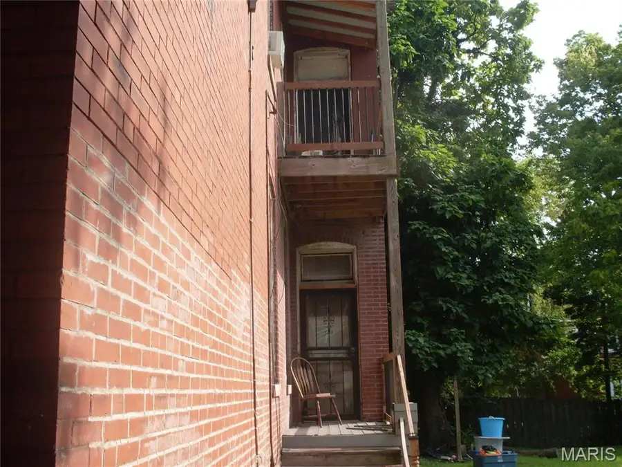 3237 Barrett Street, Saint Louis, MO 63107 - #3
