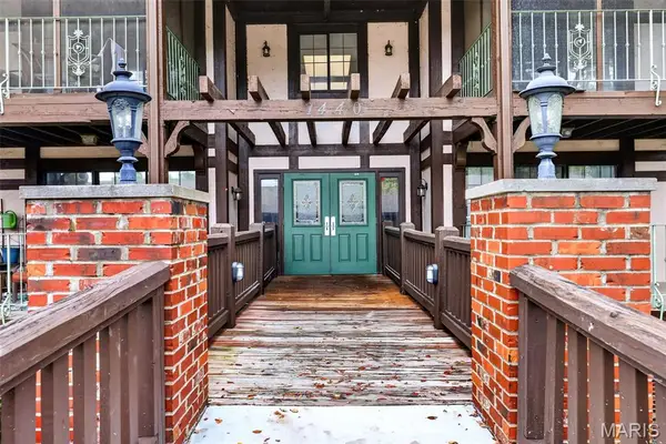 1440 Heritage Landing #304, St Charles, MO 63303